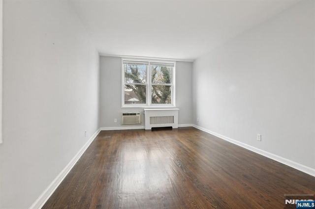 2160 Center Avenue 4N, Fort Lee, NJ 07024