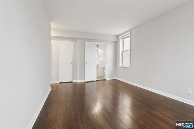 2160 Center Avenue 4N, Fort Lee, NJ 07024