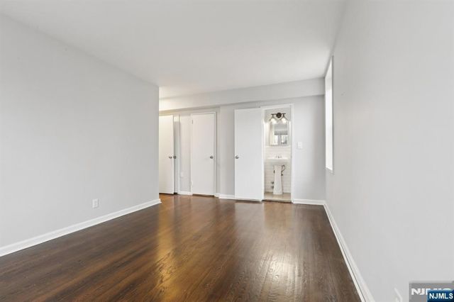 2160 Center Avenue 4N, Fort Lee, NJ 07024