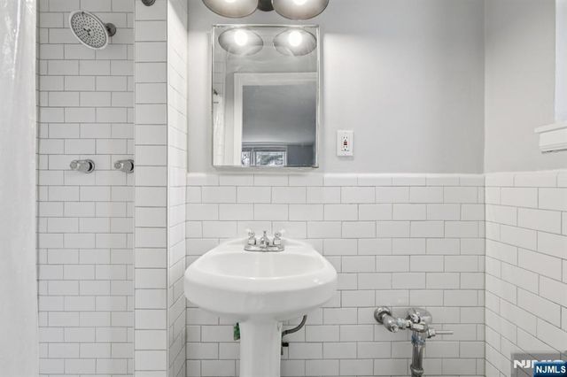 2160 Center Avenue 4N, Fort Lee, NJ 07024