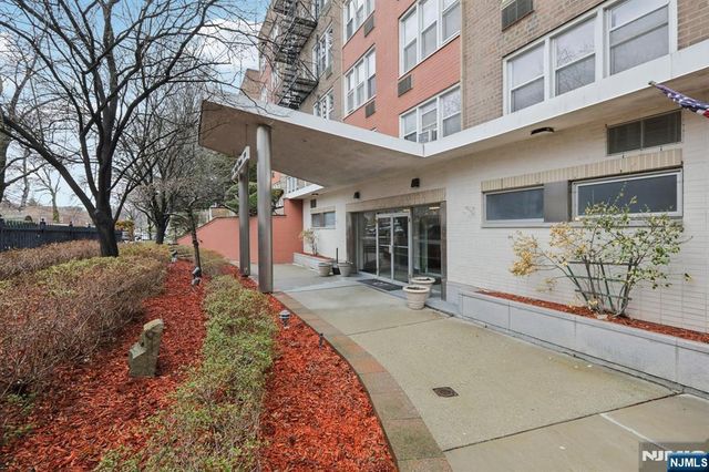 2160 Center Avenue 4N, Fort Lee, NJ 07024