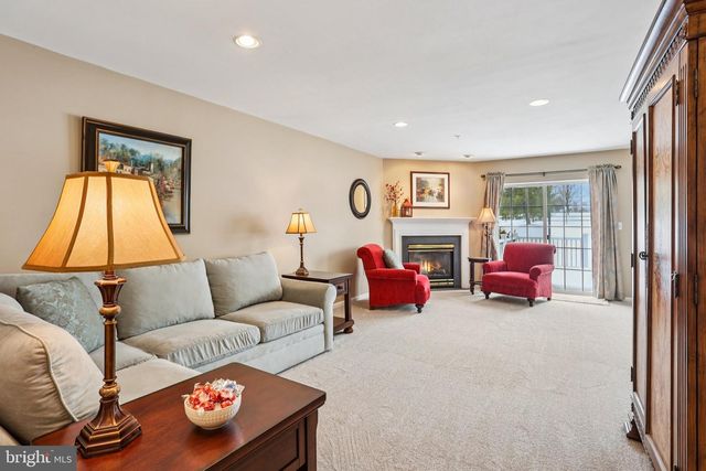 155 HAMPSHIRE DR, Sellersville, PA 18960