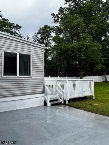 1515 Dogwood Dr, Piscataway Twp., NJ 08854