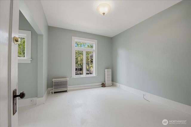 1532 5th Avenue W, Seattle, WA 98119