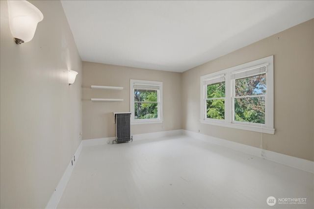1532 5th Avenue W, Seattle, WA 98119