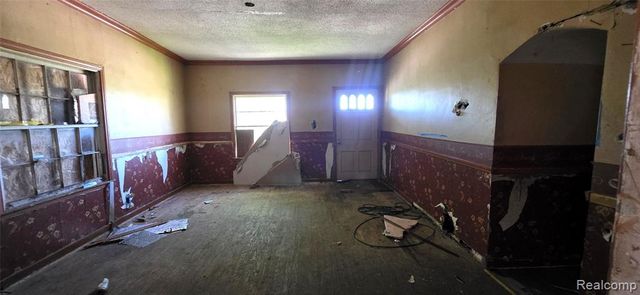 2015 W Court Street, Flint, MI 48503