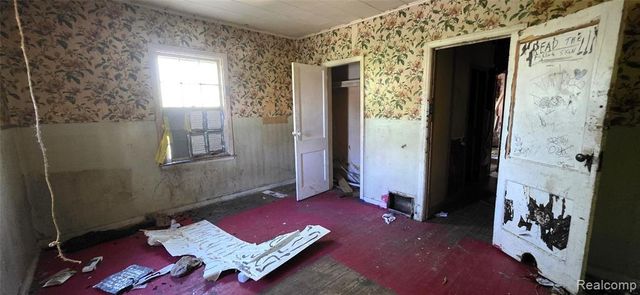 2015 W Court Street, Flint, MI 48503