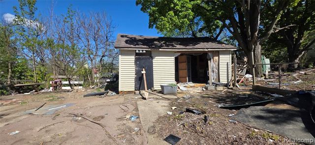 2015 W Court Street, Flint, MI 48503