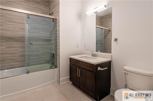 1025 Raritan Road, Clark, NJ 07066