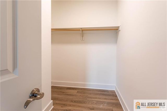 1025 Raritan Road, Clark, NJ 07066