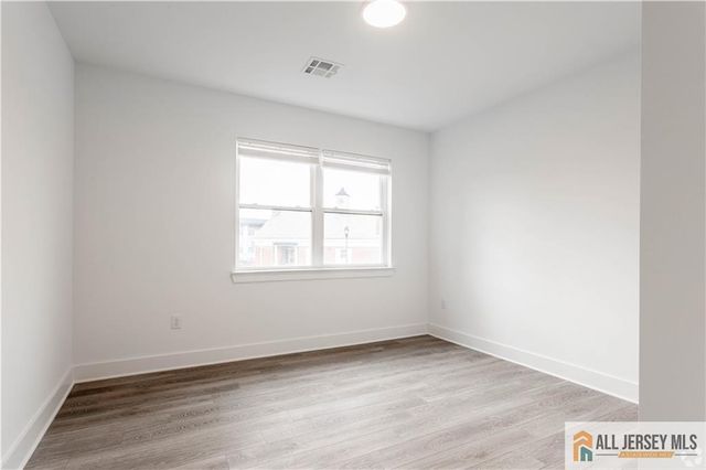 1025 Raritan Road, Clark, NJ 07066