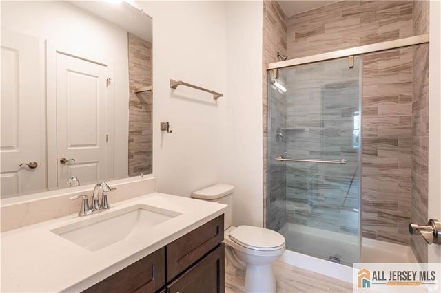 1025 Raritan Road, Clark, NJ 07066