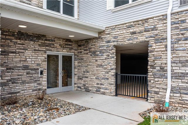 1025 Raritan Road, Clark, NJ 07066