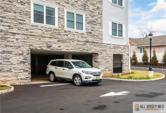 1025 Raritan Road, Clark, NJ 07066