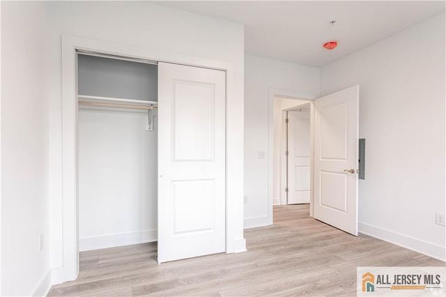 1025 Raritan Road, Clark, NJ 07066