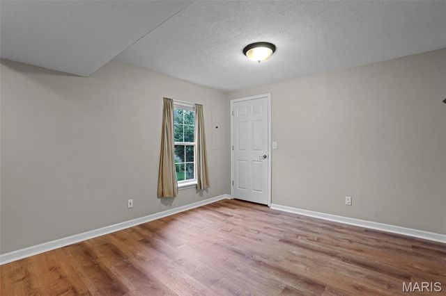 106 Oak Ridge Estates Drive, Glen Carbon, IL 62034