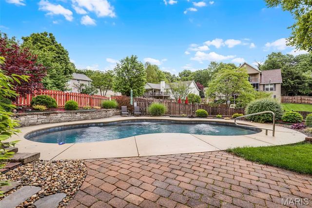 106 Oak Ridge Estates Drive, Glen Carbon, IL 62034