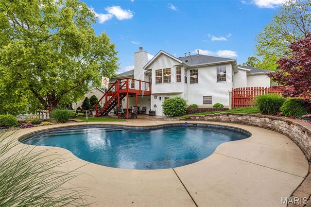 106 Oak Ridge Estates Drive, Glen Carbon, IL 62034