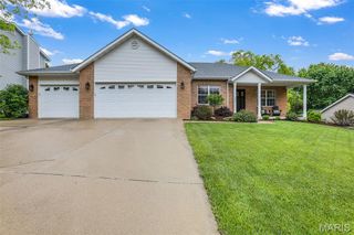 106 Oak Ridge Estates Drive, Glen Carbon, IL 62034