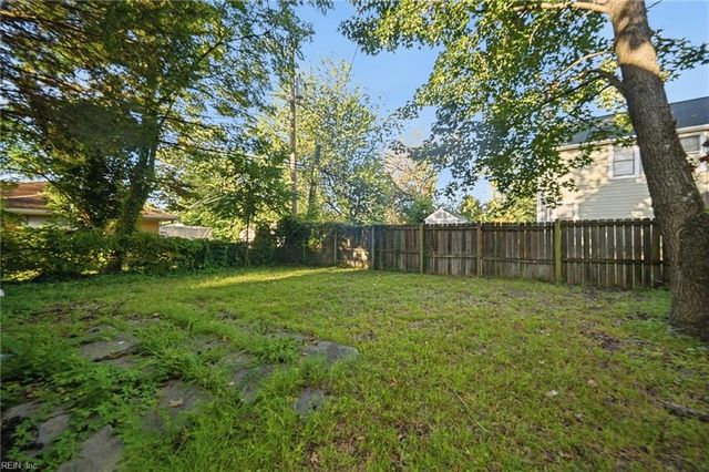 3324 Deep Creek BLVD, Portsmouth, VA 23702