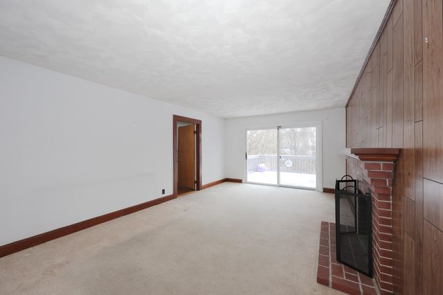 30 Baker Street, Hudson, NH 03051