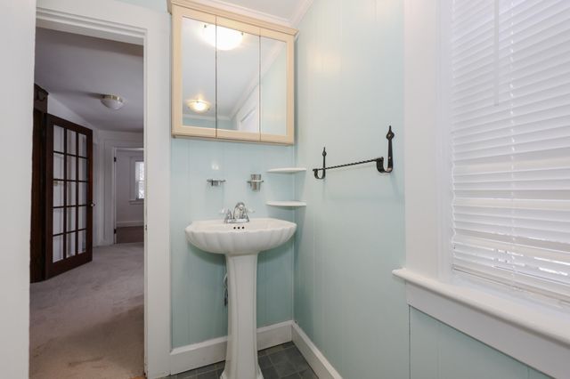 30 Baker Street, Hudson, NH 03051