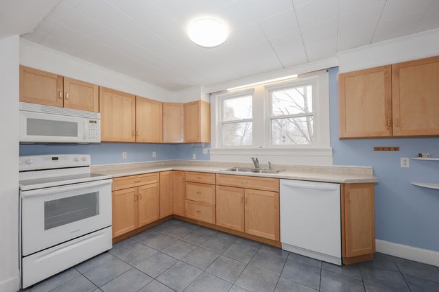 30 Baker Street, Hudson, NH 03051