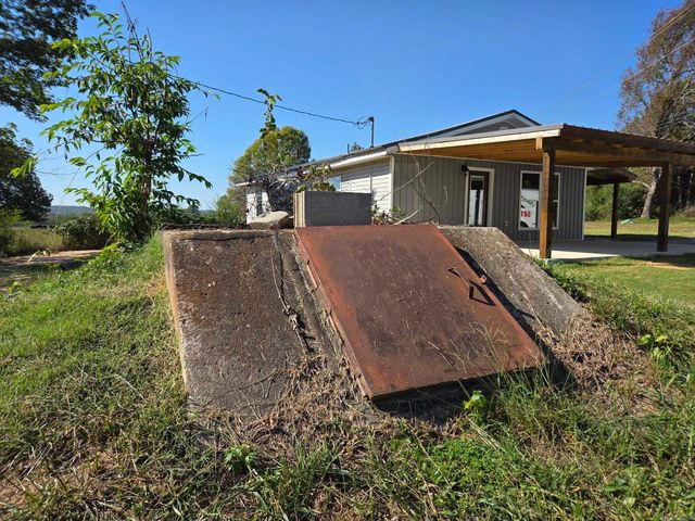 2735 Floral Road, Floral, AR 72543