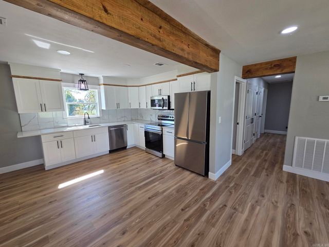 2735 Floral Road, Floral, AR 72543