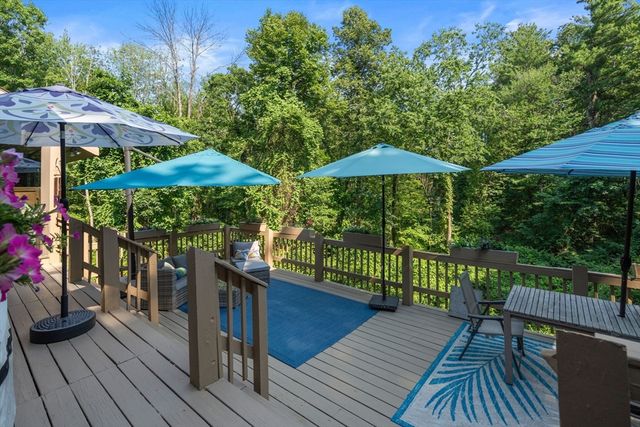7 Hilltop Ln, Framingham, MA 01701