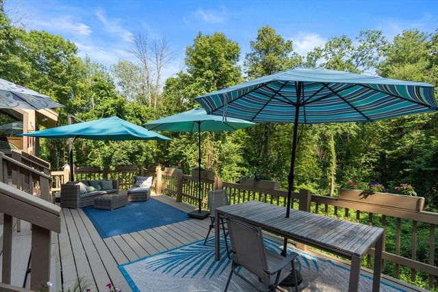 7 Hilltop Ln, Framingham, MA 01701