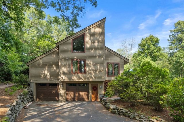 7 Hilltop Ln, Framingham, MA 01701
