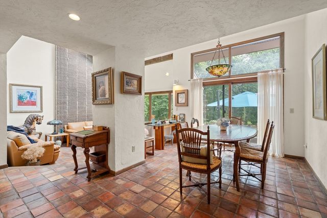 7 Hilltop Ln, Framingham, MA 01701