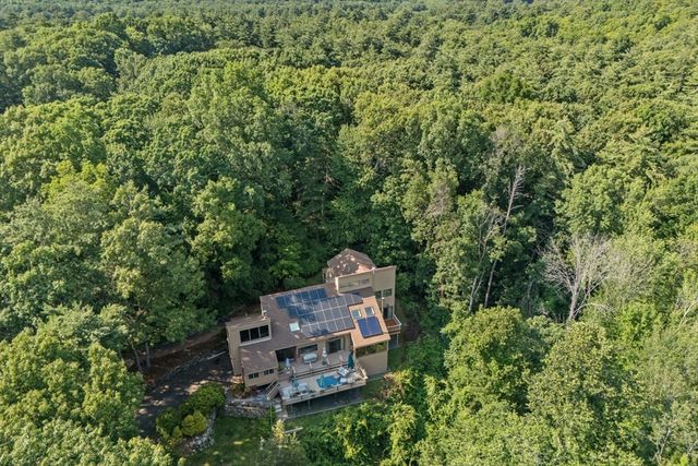 7 Hilltop Ln, Framingham, MA 01701