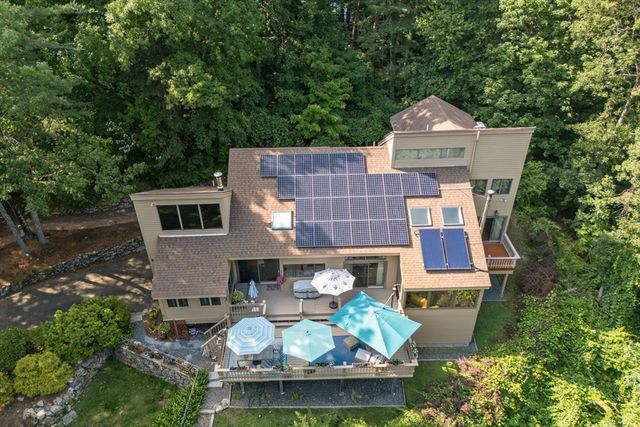 7 Hilltop Ln, Framingham, MA 01701