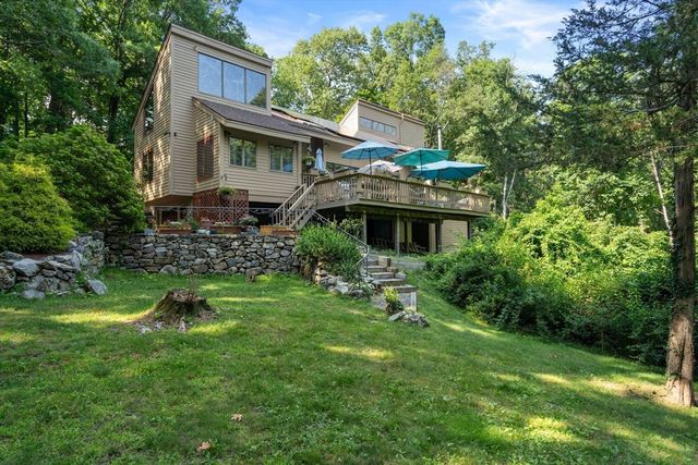7 Hilltop Ln, Framingham, MA 01701