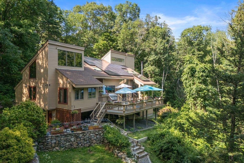 7 Hilltop Ln, Framingham, MA 01701