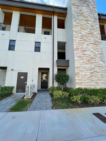 10443 NW 82nd St 4, Doral, FL 33178