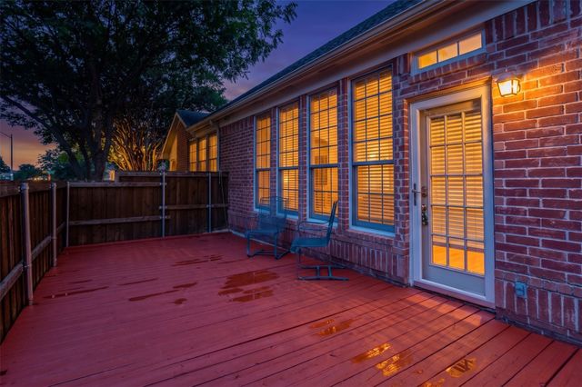 401 Manders Court, Irving, TX 75063