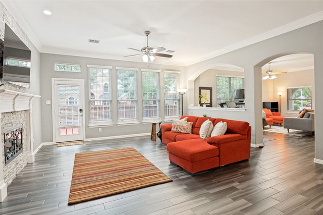 401 Manders Court, Irving, TX 75063