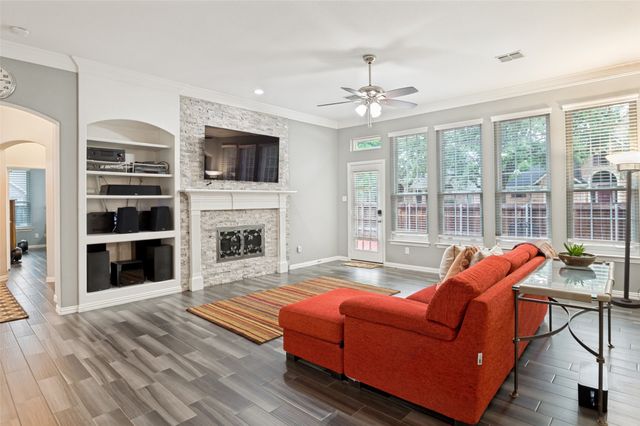 401 Manders Court, Irving, TX 75063