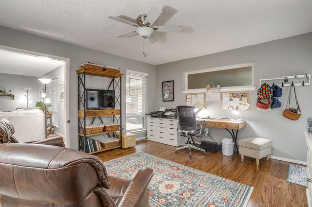 5011 Ledgestone Drive, Fort Worth, TX 76132