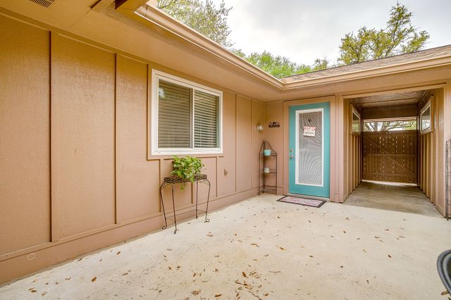 5011 Ledgestone Drive, Fort Worth, TX 76132