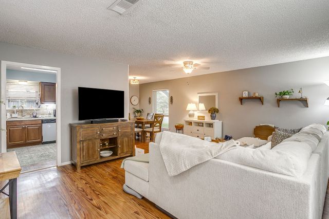 5011 Ledgestone Drive, Fort Worth, TX 76132