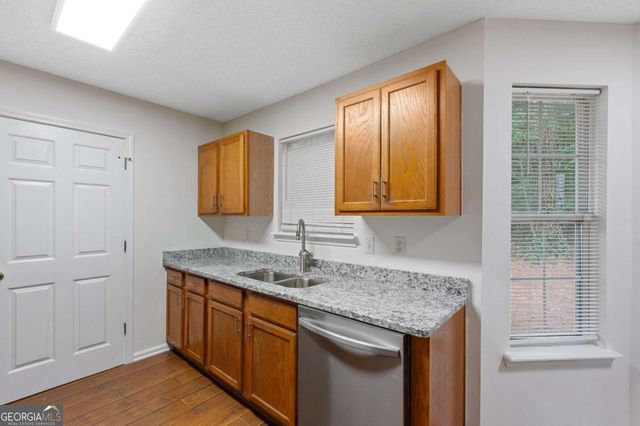 2164 Dresden Green NW, Kennesaw, GA 30144