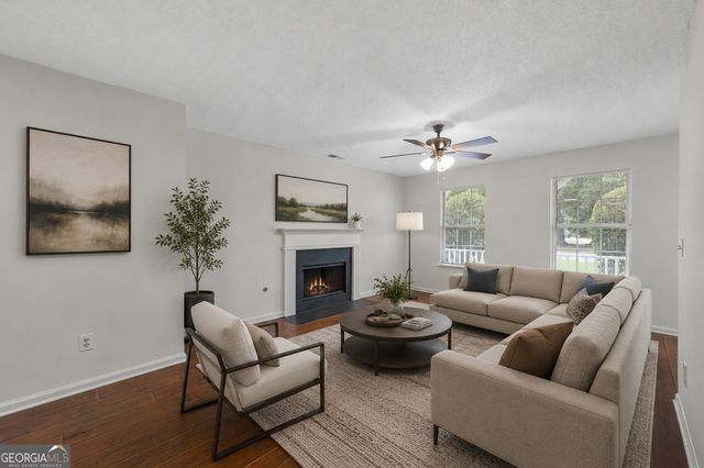 2164 Dresden Green NW, Kennesaw, GA 30144