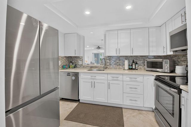 14849 Cumberland Drive 1060, Delray Beach, FL 33446