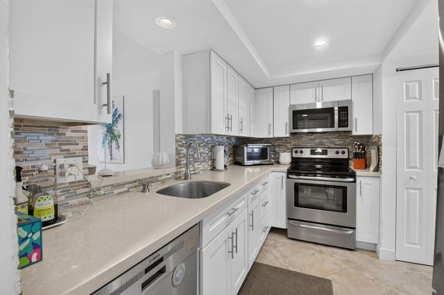 14849 Cumberland Drive 1060, Delray Beach, FL 33446