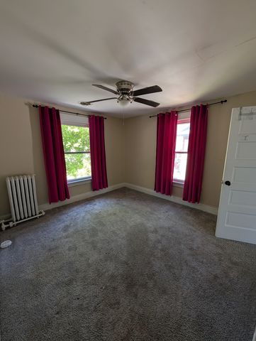 2221 Iowa Street, Davenport, IA 52803