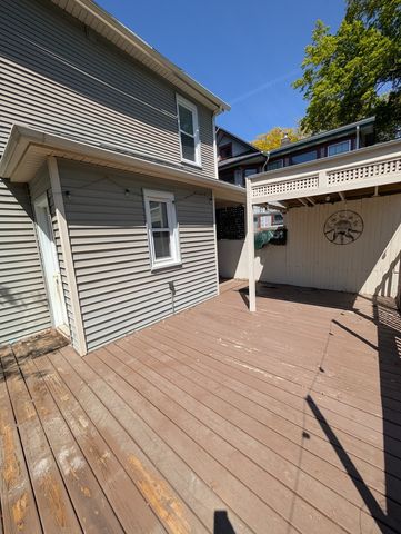 2221 Iowa Street, Davenport, IA 52803